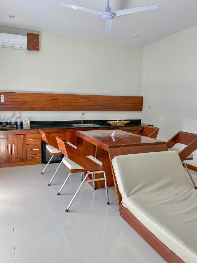 Taj Maza Sunset Villas Джили Трауанган Екстериор снимка