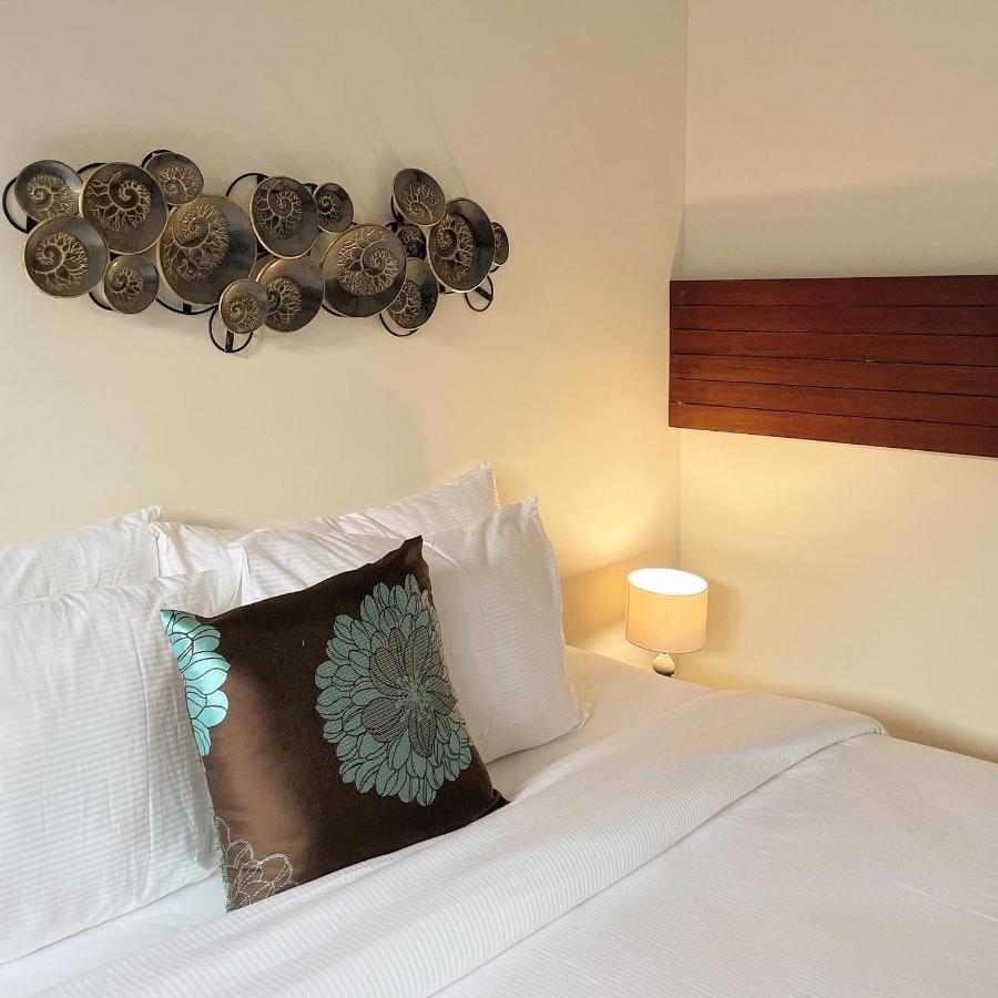 Taj Maza Sunset Villas Джили Трауанган Екстериор снимка