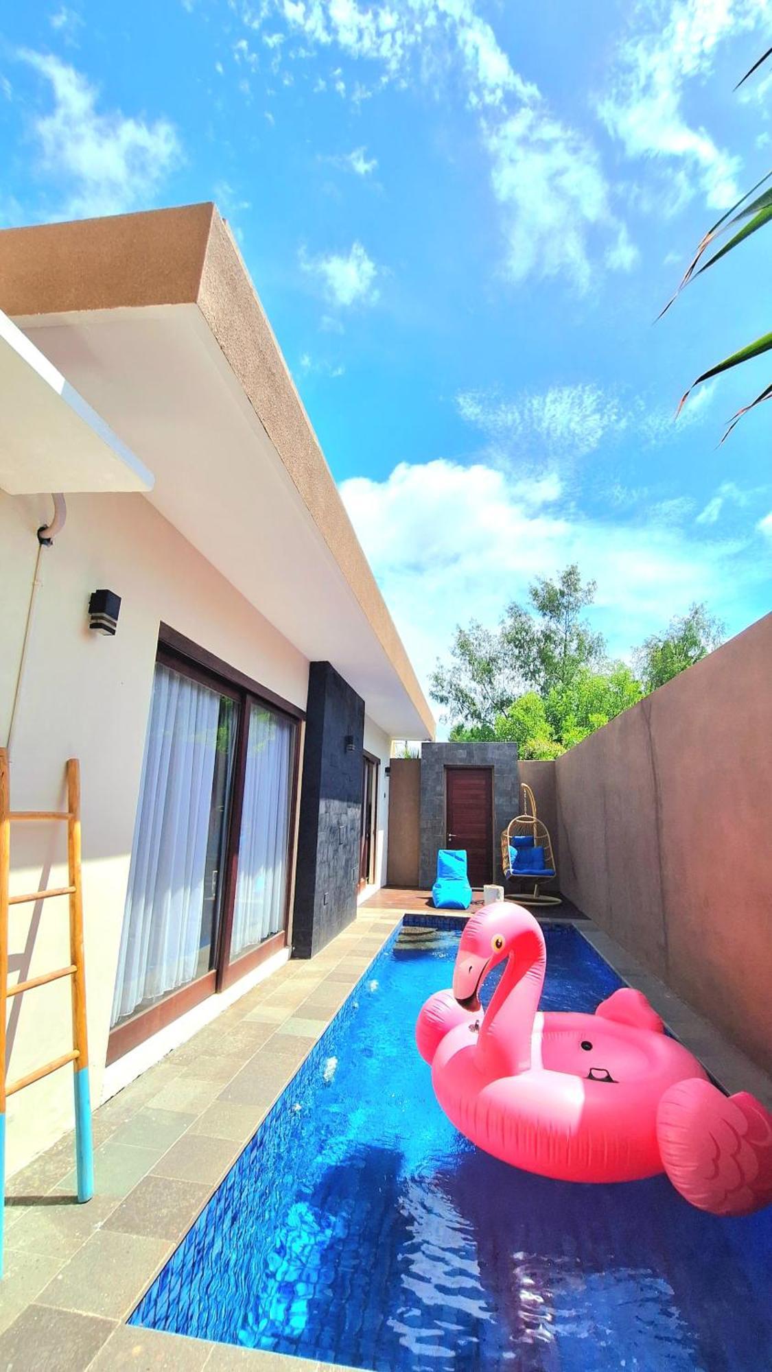 Taj Maza Sunset Villas Джили Трауанган Екстериор снимка