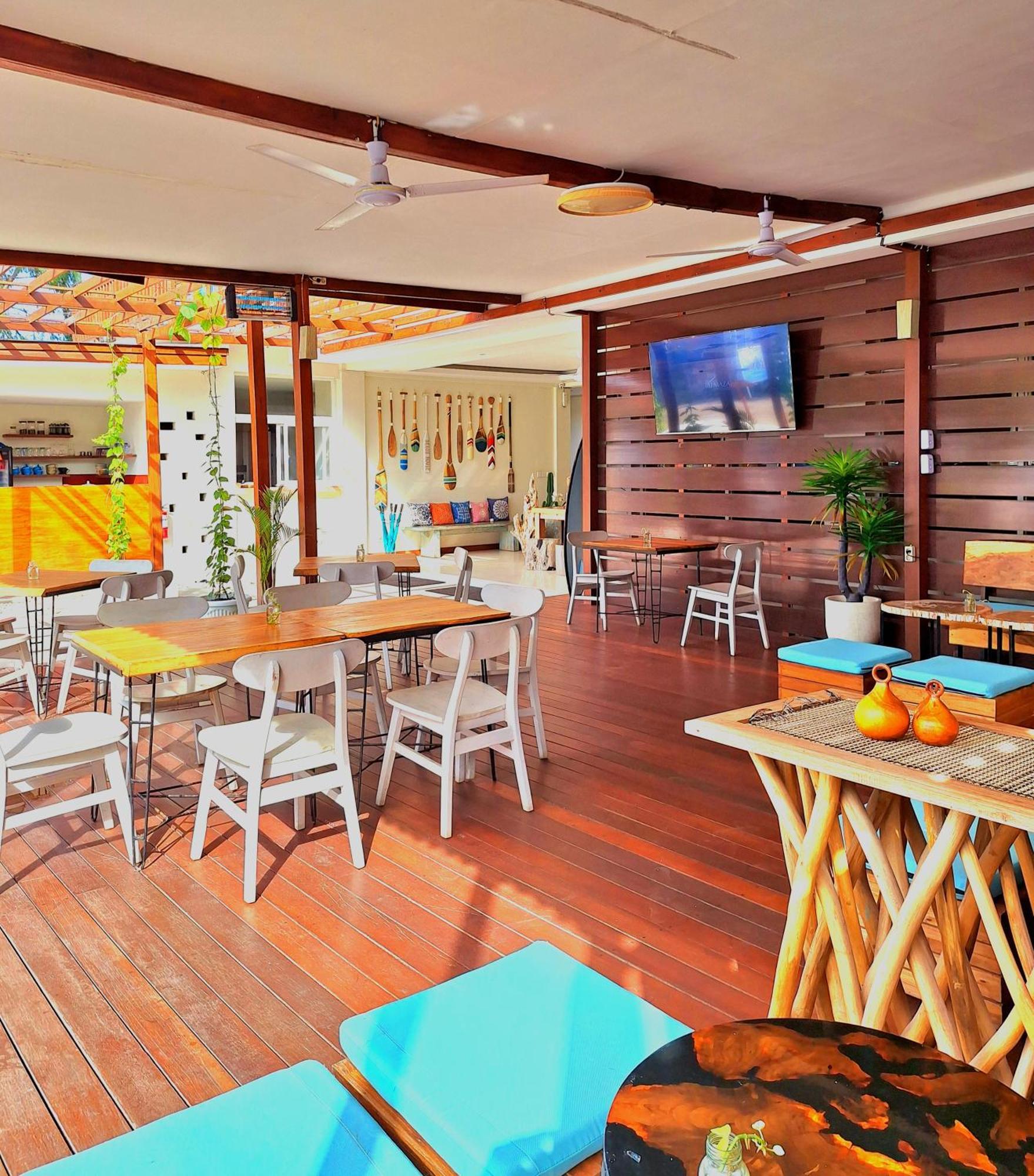 Taj Maza Sunset Villas Джили Трауанган Екстериор снимка